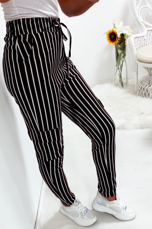 Pantalon jegging rayé noir et blanc avec poches sur les cotés - 1