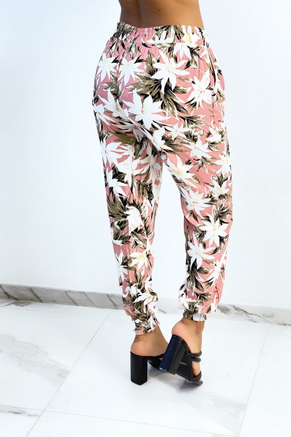 Pantalon fluide rose imprimé tropical resserré aux chevilles  - 3