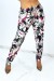 Schwarze Hose mit geradem Schnitt und weitem tropischem Print. | 6,69 $ | OKKO MODE