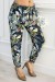Pantalón estampado tropical en tonos marinos | 6,69 $ | OKKO MODE