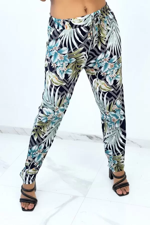 Pantalón fluido a rayas y estampado floral en azul marino
