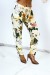 Pantalón beige estampado tropical corte recto | 6,69 $ | OKKO MODE