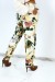 Pantalón beige estampado tropical corte recto | 6,69 $ | OKKO MODE