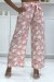 Pantalón palazzo estampado floral en tonos rosados | 6,69 $ | OKKO MODE