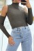Suéter kaki de canalé con hombros descubiertos - Moda femenina | 9,56 $ | OKKO MODE