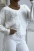 Suéter blanco con cuello en V y detalle de encaje - Talla única | 10,08 € | OKKO MODE