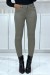 Jean slim kaki extensible avec fermeture zip et poches | 11,38 $ | OKKO MODE