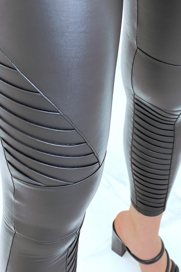 Legging en simili noir avec motif plis style motard - 5