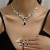 Ensemble collier et boucles d'oreilles en cristal pour femmes - Accessoires soirée mariage | 2,14 $ | OKKO MODE