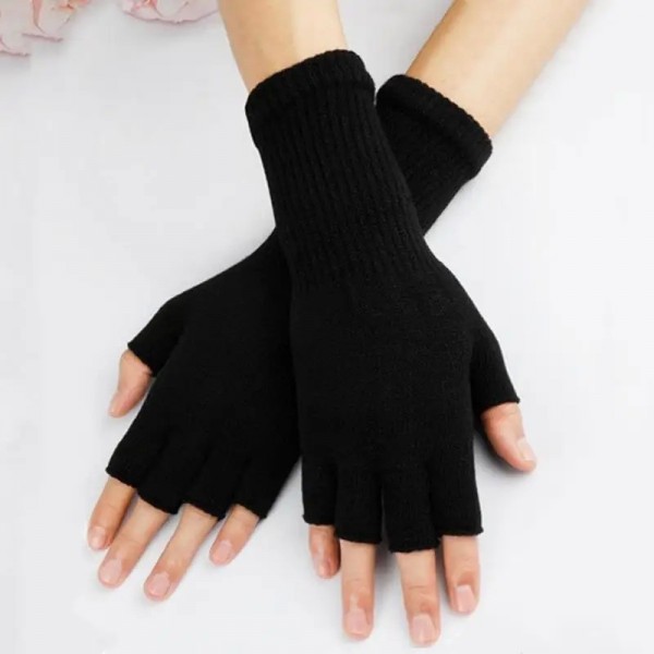 Kurze elastische halbfingerige Handschuhe für Frauen.