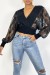 Pull cache coeur court noir avec manches bouffante en dentelle | 10,92 $ | OKKO MODE