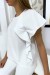Blouse blanche à volant avec trois boutons à lépaules | 3,41 $ | OKKO MODE